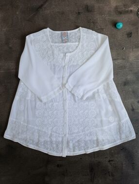 Johnny Was White Eyelet Lace Embroidered Button-Up Blouse EUC Small